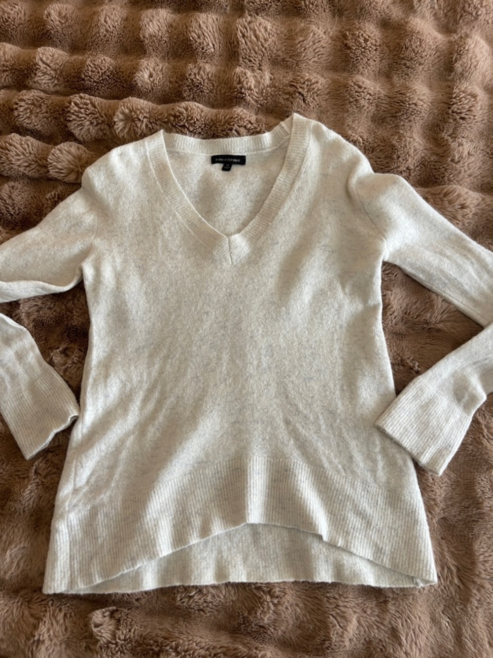 Banana Republic Ivory V-Neck Knit Sweater